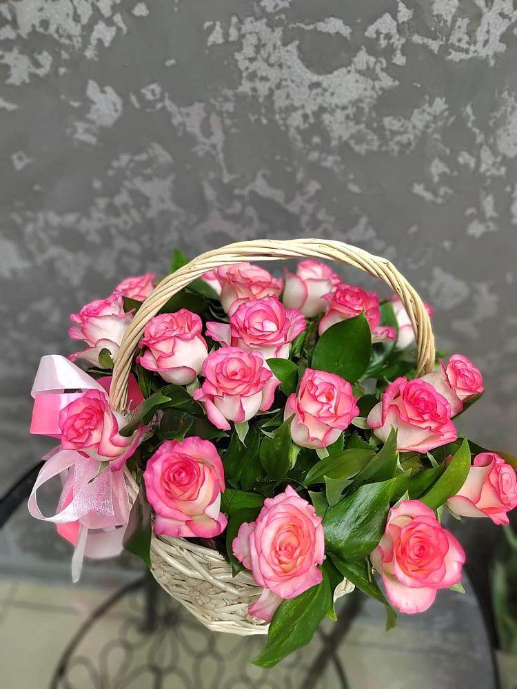 Цветочная композиция из Розы в корзине в Двуреченске