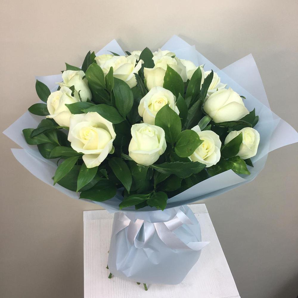 Букет 15 Белых роз Проуд в Двуреченске