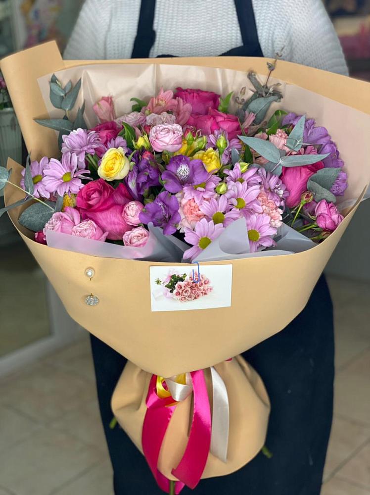 Букет цветов из: Хризантемы, Гвоздики и Альстромерии в Двуреченске