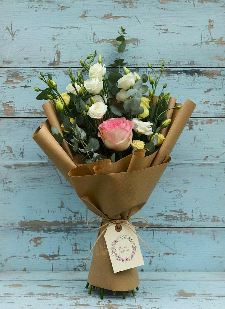 Букет цветов из: Розы и Лизиантусы в Двуреченске