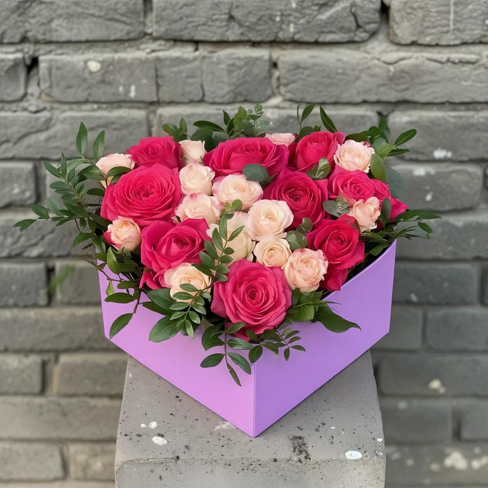 Цветочная композиция из Розы в коробке в Двуреченске