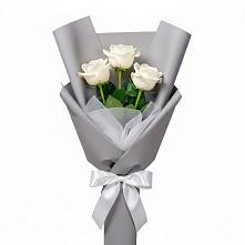 Букет 3 белые розы в Двуреченске