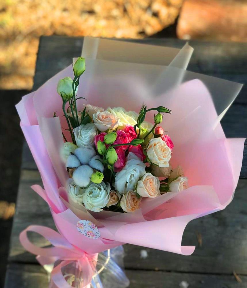 Букет цветов из: Розы и Лизиантусы в Двуреченске