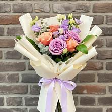 Букет цветов из:  Лизиантусы и Розы в Двуреченске