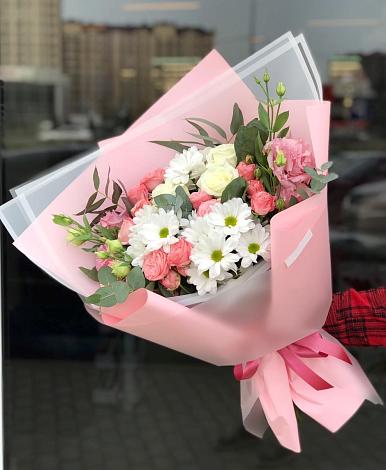 Букет цветов из: Розы, Лизиантусы и Хризантемы в Двуреченске