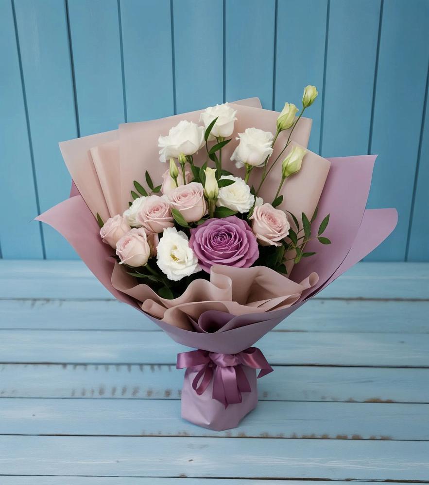 Букет цветов из: Розы и Лизиантусы в Двуреченске